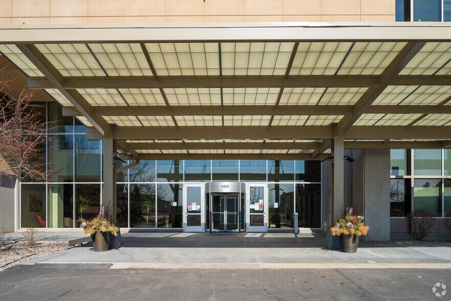 More Photos Of 4300 Marketpointe Dr, Bloomington Office For Lease