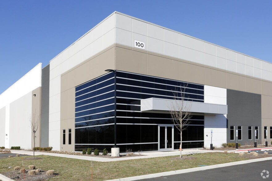 More Photos Of 100 Ridge Rd, Piscataway Distribution For Lease