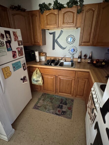 More Photos Of 509 Last Resort Ct, Cumberland Multifamily For Sale