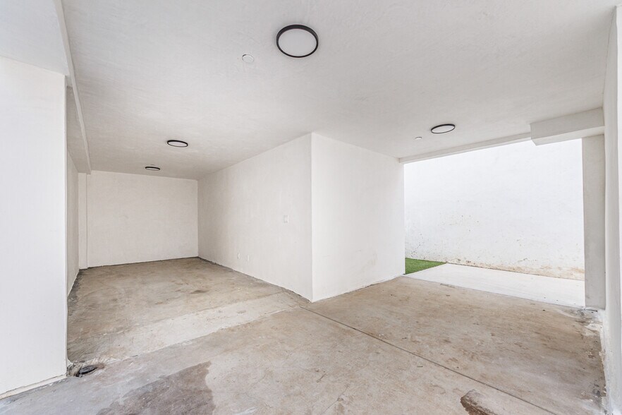 More Photos Of 13461 Beach Ave, Marina Del Rey Multifamily For Sale