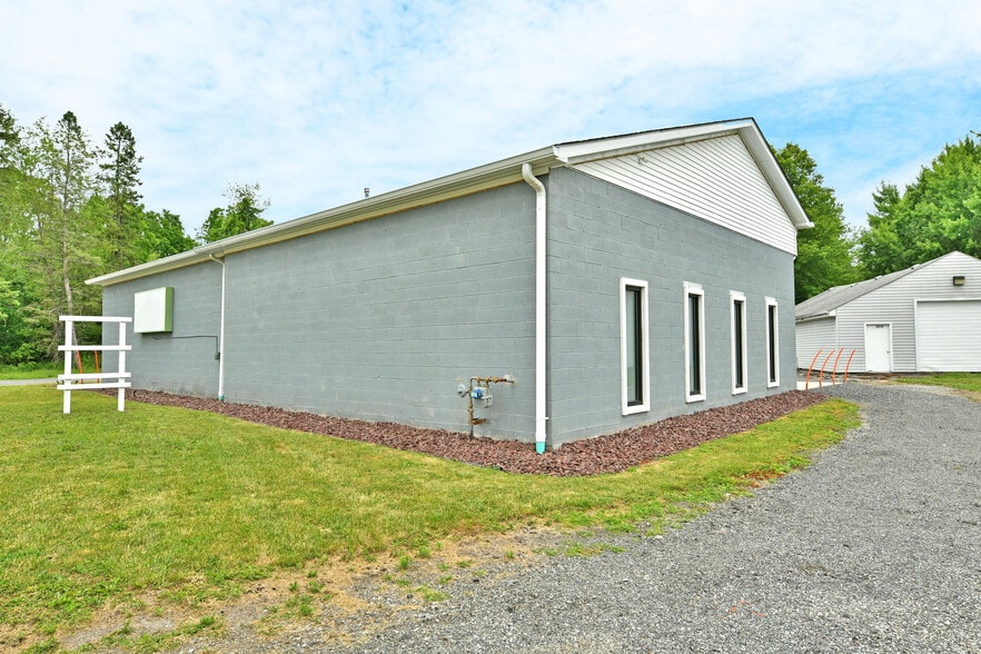 More Photos Of 3019 Parkman Rd NW, Warren Flex For Sale