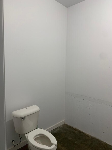 More Photos Of 138 E Hastings St, Vancouver Apartments For Lease