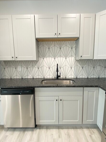 More Photos Of 2 S Hunsley Hills Blvd, Canyon Apartments For Sale