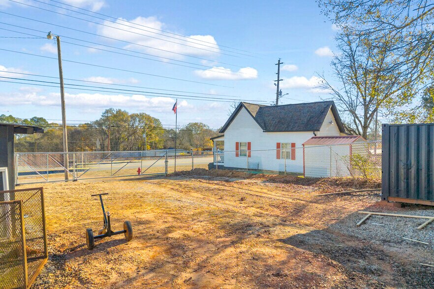 More Photos Of 399 S Elm St, Commerce Storefront For Sale