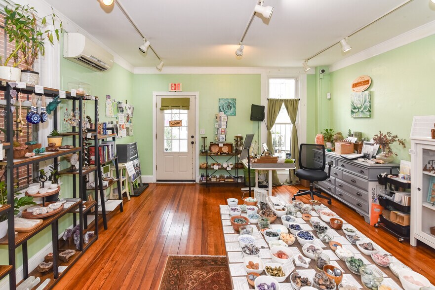 More Photos Of 3545 Chestnut Ave, Baltimore Office For Sale