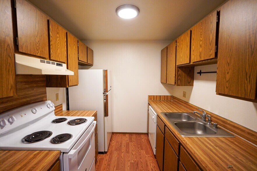 More Photos Of 108 Kensington Ave S, Kent Apartments For Sale