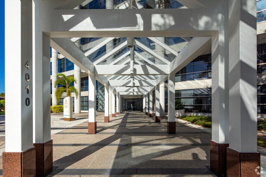 More Photos Of 4010 W Boy Scout Blvd, Tampa Unknown For Lease