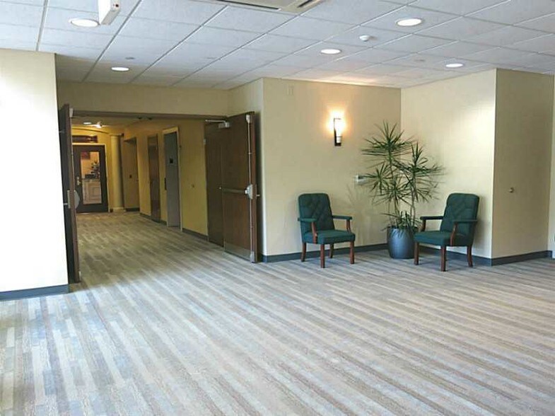 More Photos Of 107 Mount Nebo Pointe Dr, Pittsburgh Medical For Lease