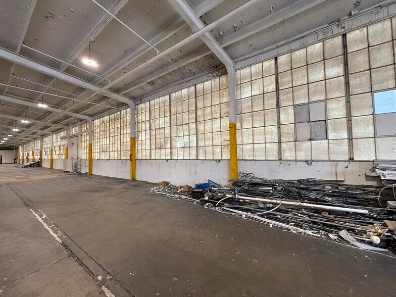 More Photos Of 3850 Santa Fe Ave, Vernon Manufacturing For Lease