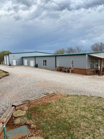 More Photos Of 6701 NW 178th St, Edmond Flex For Sale