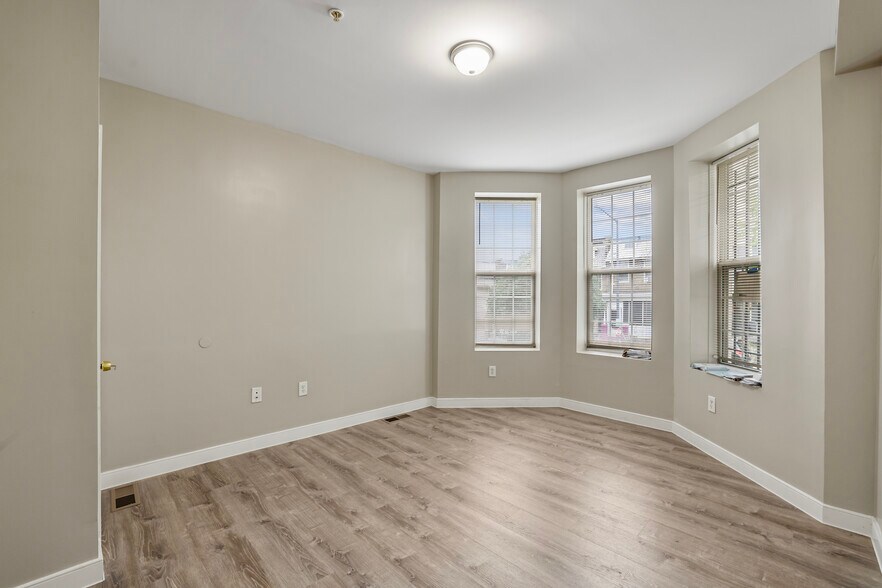 More Photos Of 302 V St NE, Washington Multifamily For Sale