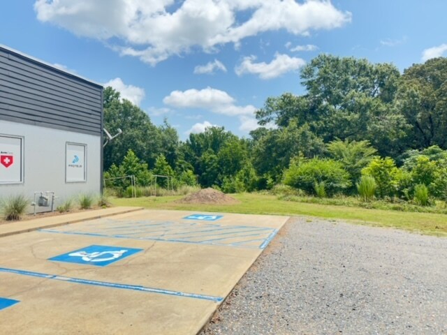 More Photos Of 5135 US-167, Ruston Light Distribution For Sale