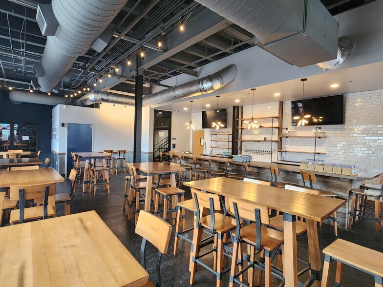 More Photos Of 2814 Detroit Ave, Cleveland Office For Lease