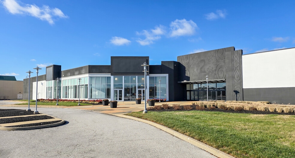 More Photos Of 5555 Saint Louis Mills Blvd, Hazelwood Warehouse For Lease