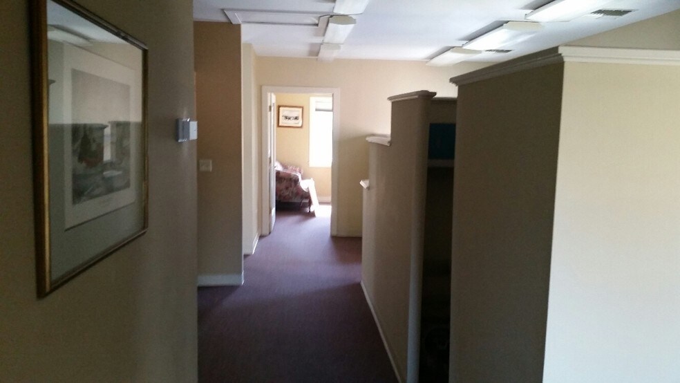 More Photos Of 238 W Delaware Ave, Pennington Office For Lease