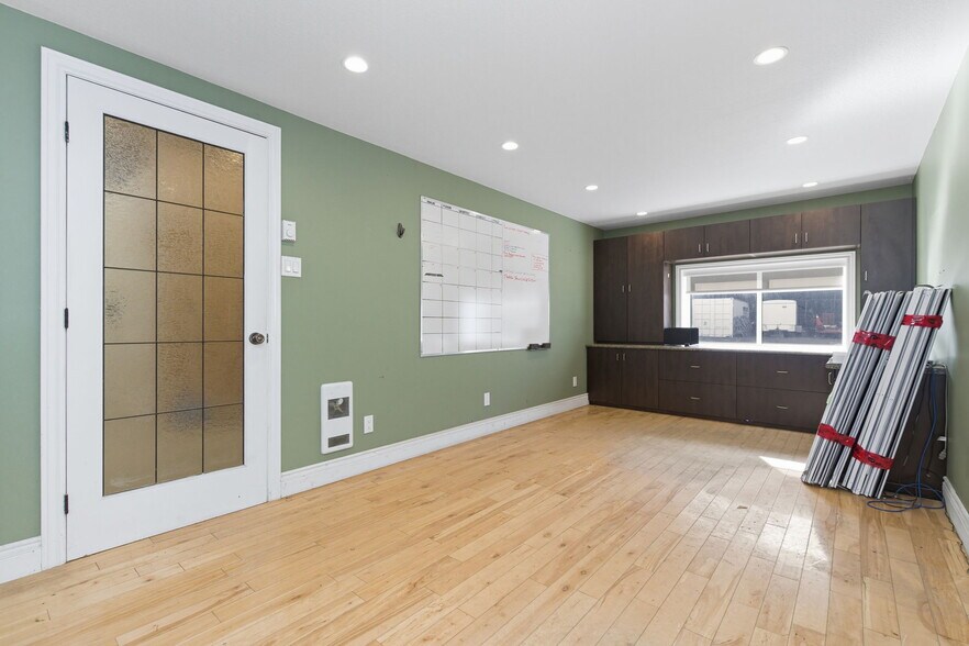 More Photos Of 169 Elizabeth St, Midland Industrial For Sale