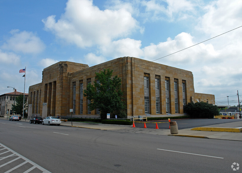 Primary Photo Of 150 N Limestone St, Springfield Post Office For Lease