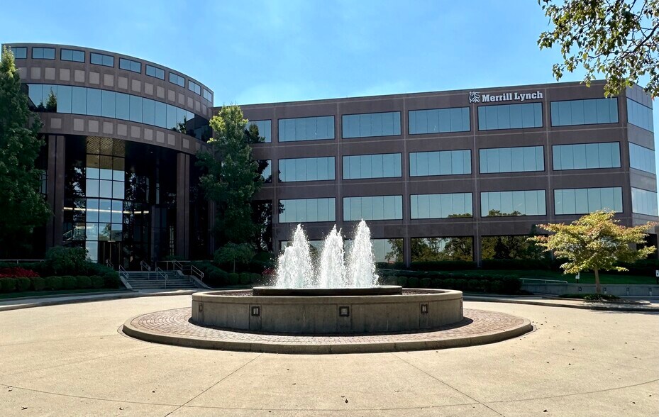 More Photos Of 101 Bullitt Ln, Louisville Office For Lease