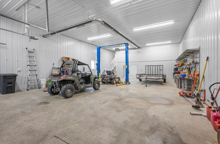 More Photos Of 90917 240th St, Austin Light Distribution For Sale