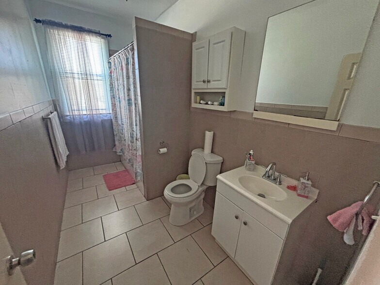 More Photos Of 247 Madison Ave, Bridgeport Apartments For Sale