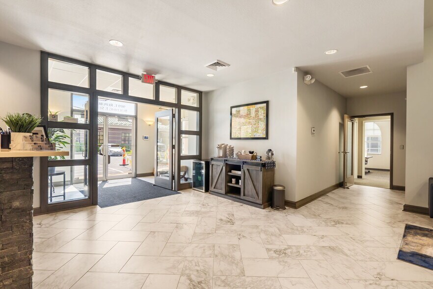 More Photos Of 909 E Republic Rd, Springfield Office For Lease