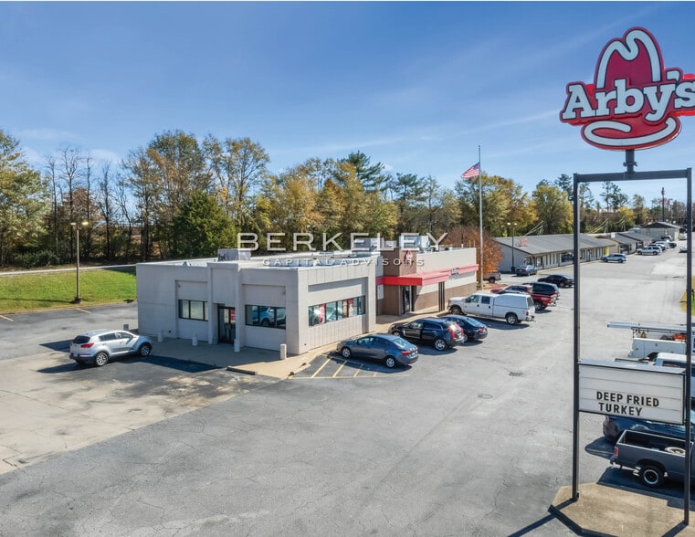 More Photos Of 703 S Broadway St, Forest City Fast Food For Sale