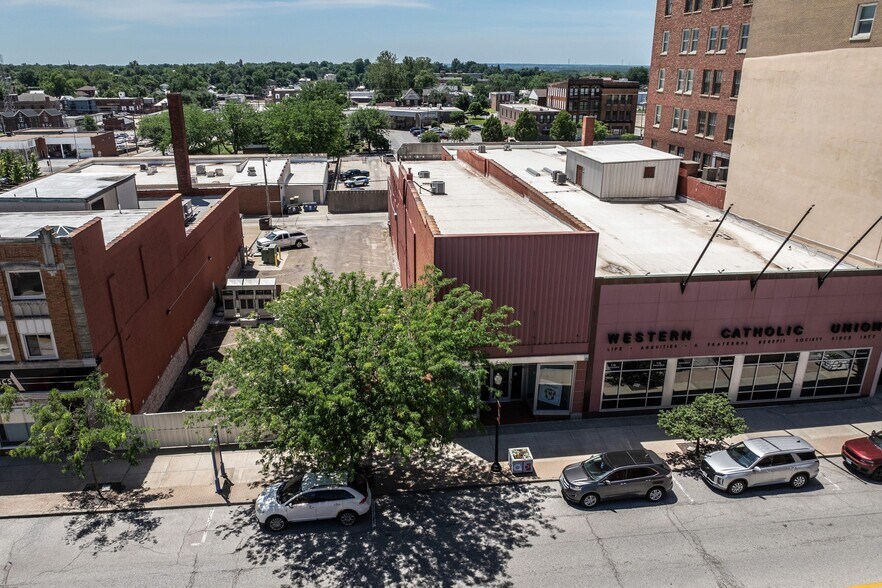 More Photos Of 516 Maine St, Quincy Flex For Sale