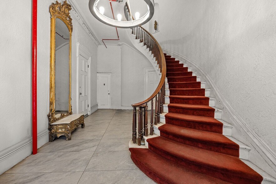 More Photos Of 7 W 16th St, New York Apartments For Sale