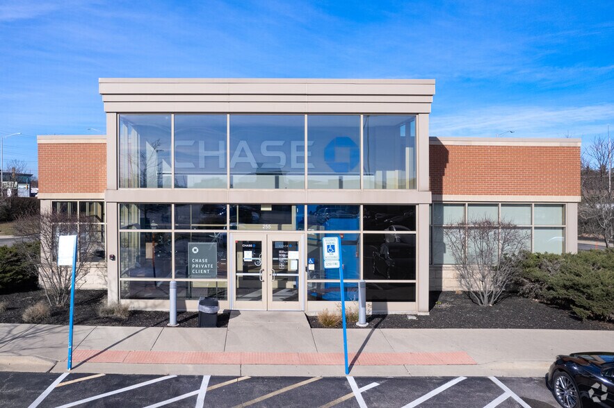 More Photos Of 113-295 Skokie Valley Rd, Highland Park Unknown For Lease