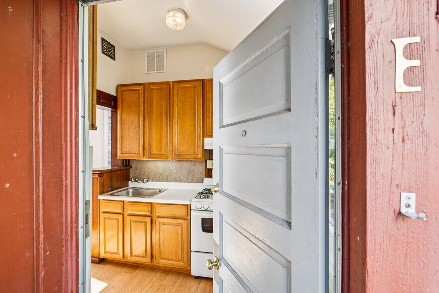 More Photos Of 2332-2334 California Street, San Francisco Apartments For Sale