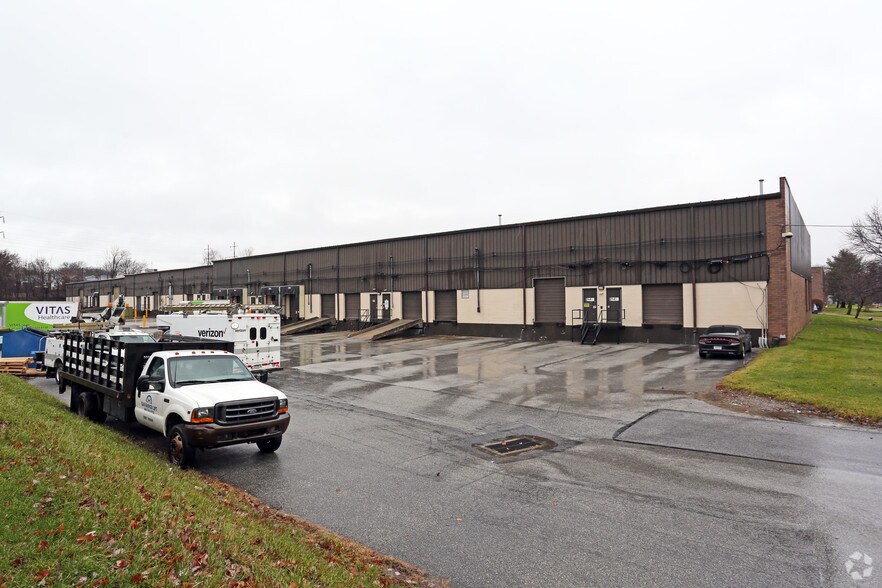 More Photos Of 408 Elmwood Ave, Sharon Hill Distribution For Lease