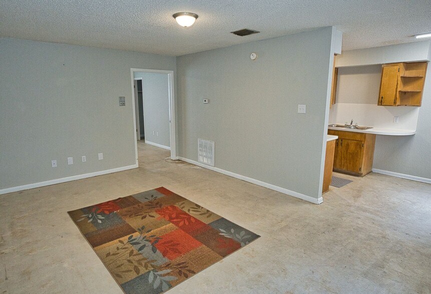 More Photos Of 401 E Texas St, Brazoria Multifamily For Sale