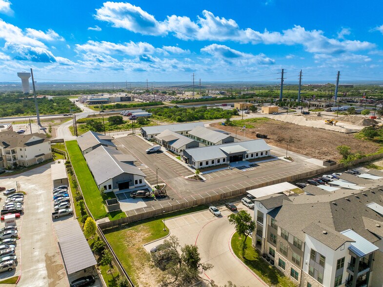 More Photos Of 211 Crossing Ave, San Antonio Unknown For Lease