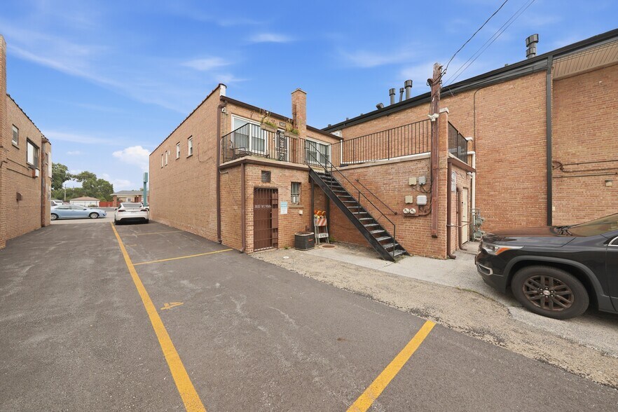 More Photos Of 3837 W 95th St, Evergreen Park Storefront Retail Residential For Sale