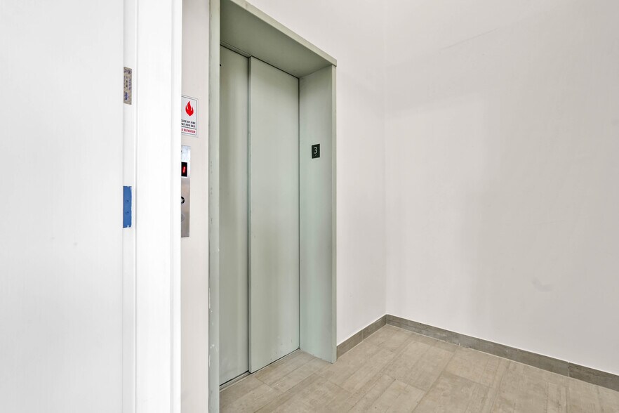 More Photos Of 405-407 Gates Ave, Brooklyn Loft Creative Space For Sale