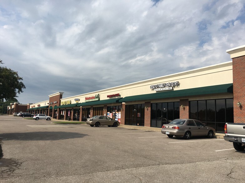 More Photos Of 7037-7169 Hacks Cross Rd, Olive Branch Storefront For Lease