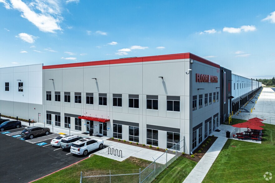 More Photos Of 17819 Canyon Rd E, Puyallup Distribution For Lease