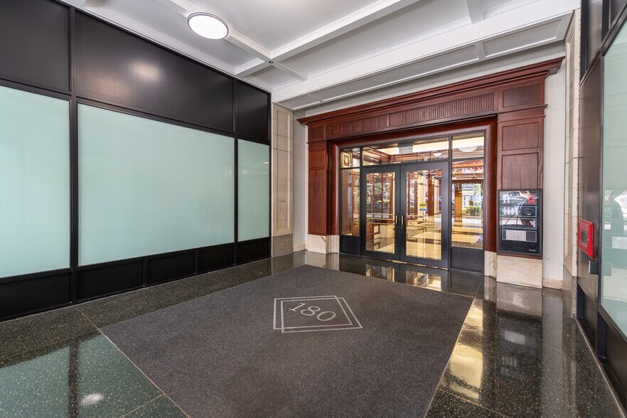 More Photos Of 180 N Wabash Ave, Chicago Office For Lease
