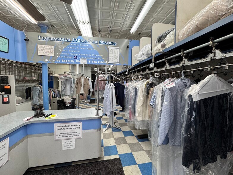 More Photos Of 177 N Allen St, Albany General Retail For Sale