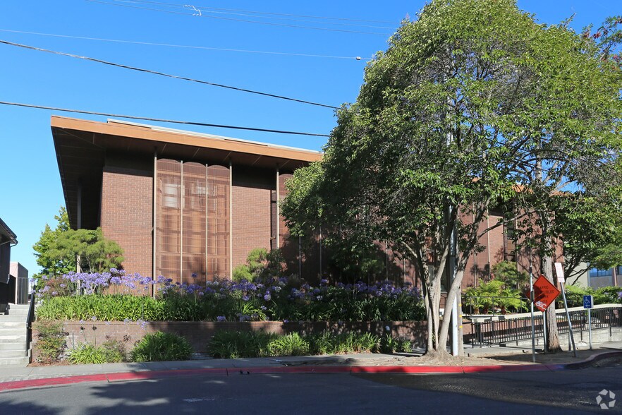More Photos Of 3010 Colby St, Berkeley Medical For Lease