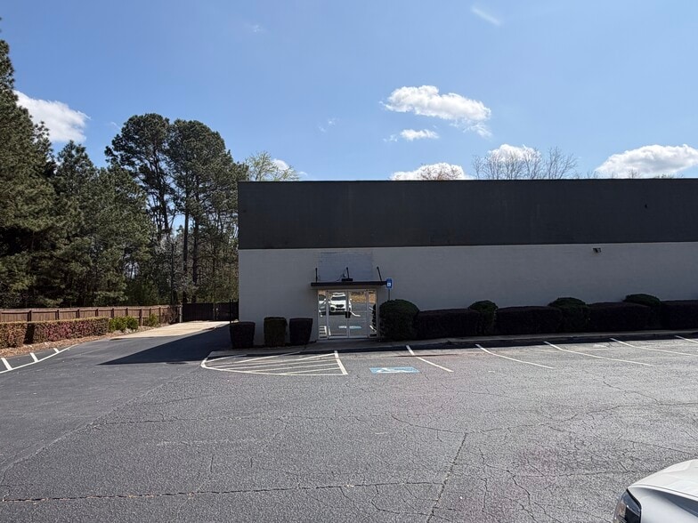 Primary Photo Of 1225 Cedar Shoals Dr, Athens Freestanding For Lease