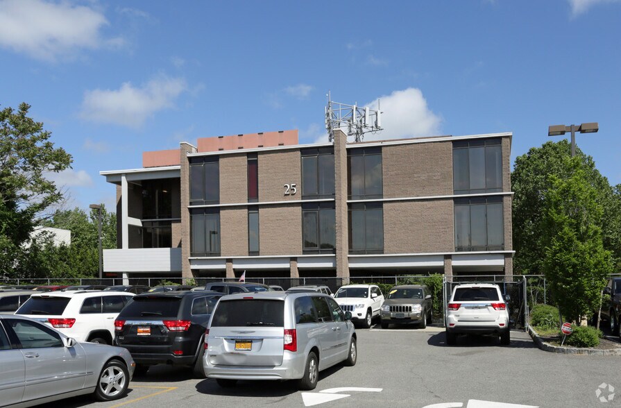 Primary Photo Of 25 S Service Rd, Jericho Office For Lease
