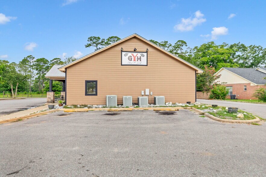 More Photos Of 2579 Douglas Ave, Brewton Restaurant For Sale