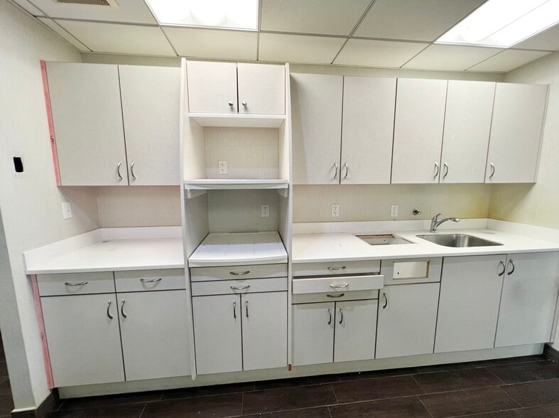 More Photos Of 128-138 Mott St, New York Medical For Sale