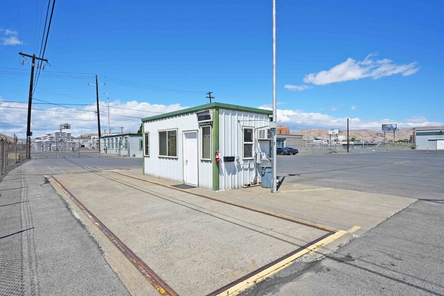 More Photos Of 108 W Walnut St, Yakima Food Processing For Sale