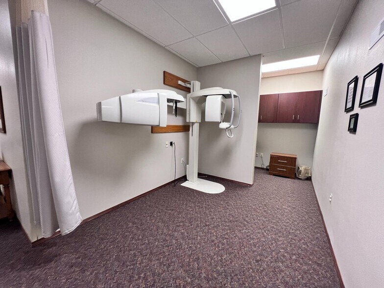 More Photos Of 202 Diamond Springs Trl, Ogallala Medical For Sale