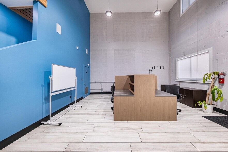 More Photos Of 3305 SW 37th Ave, Miami Office For Sale