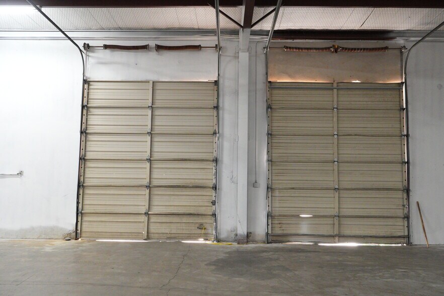 More Photos Of 501 Industrial Dr, Richardson Warehouse For Lease