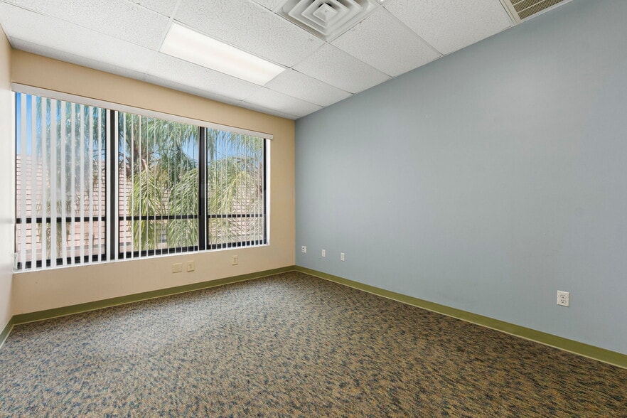 More Photos Of 900 SE Ocean Blvd, Stuart Medical For Sale
