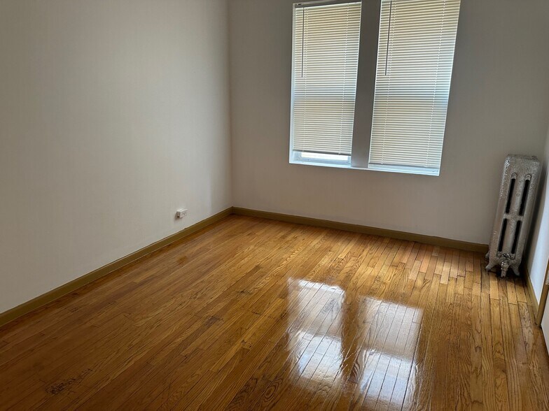 More Photos Of 5400 W Madison St, Chicago Apartments For Sale